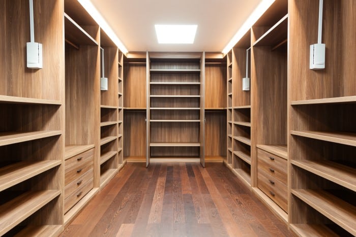 interior de armario imor en L  Interiores de armarios, Diseño de armario  para dormitorio, Interior armario empotrado